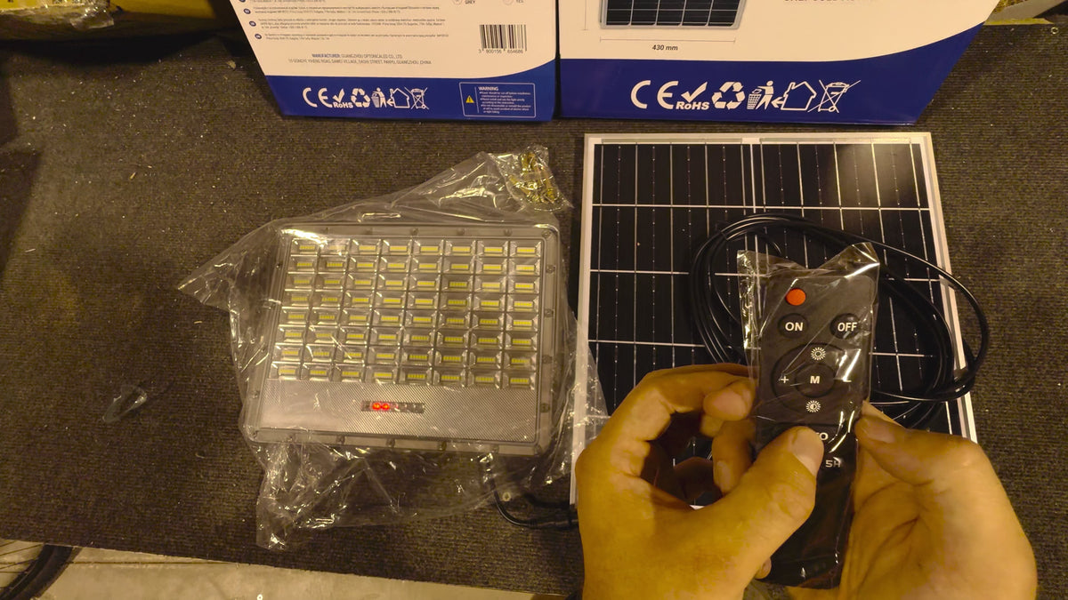 Proyector Solar LED SMD 30W con Panel Solar y Mando